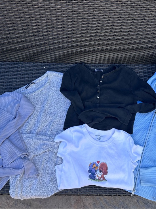 Brandy Melville Tops - ✨Brandy Melville 5 item bundle